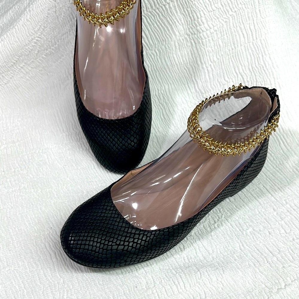 😍BCBGeneration Black with Gold tone ankle chain ballet flats with heel zip​